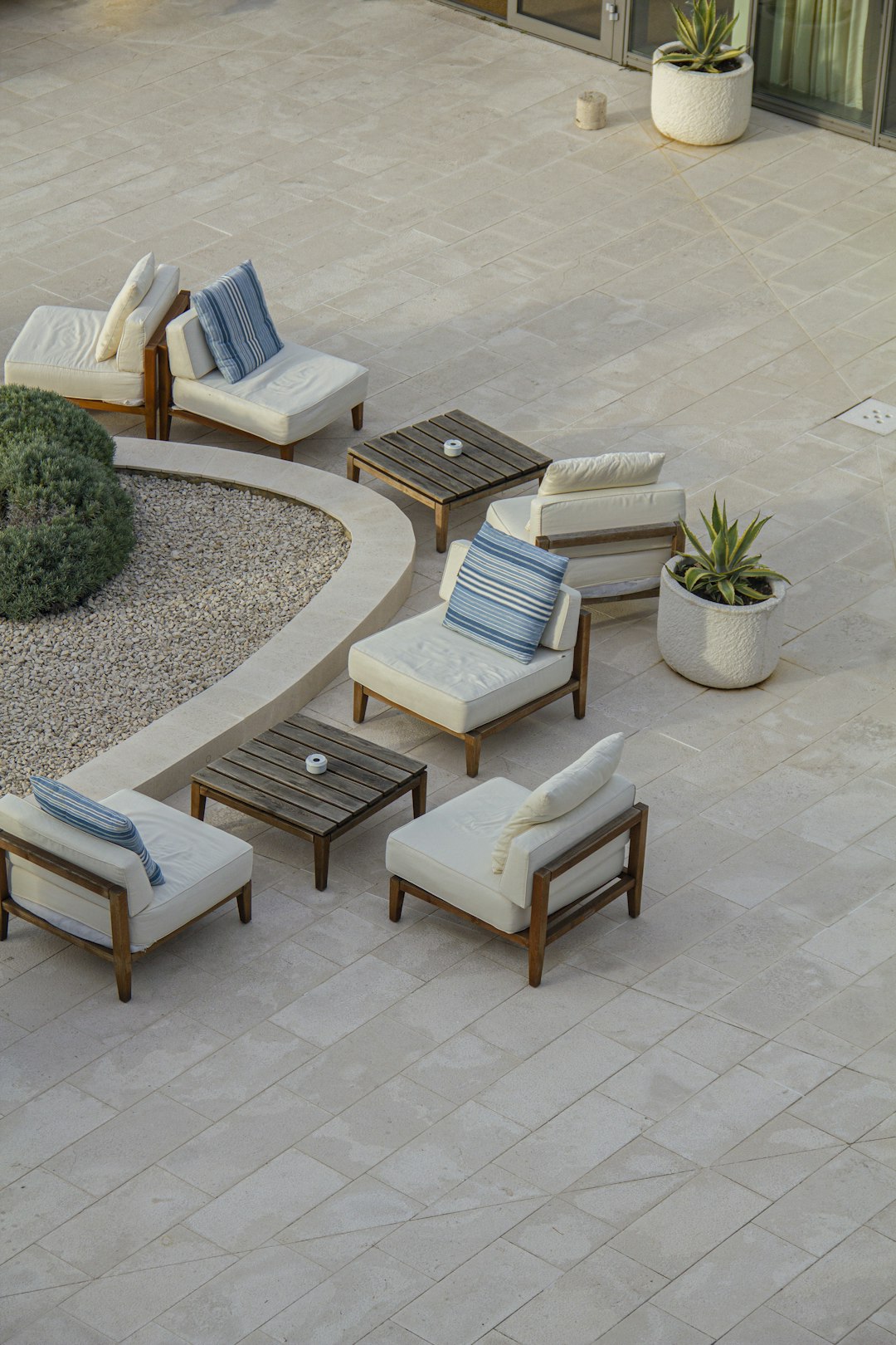Maximizing Small Spaces with Multifunctional Patio Furniture